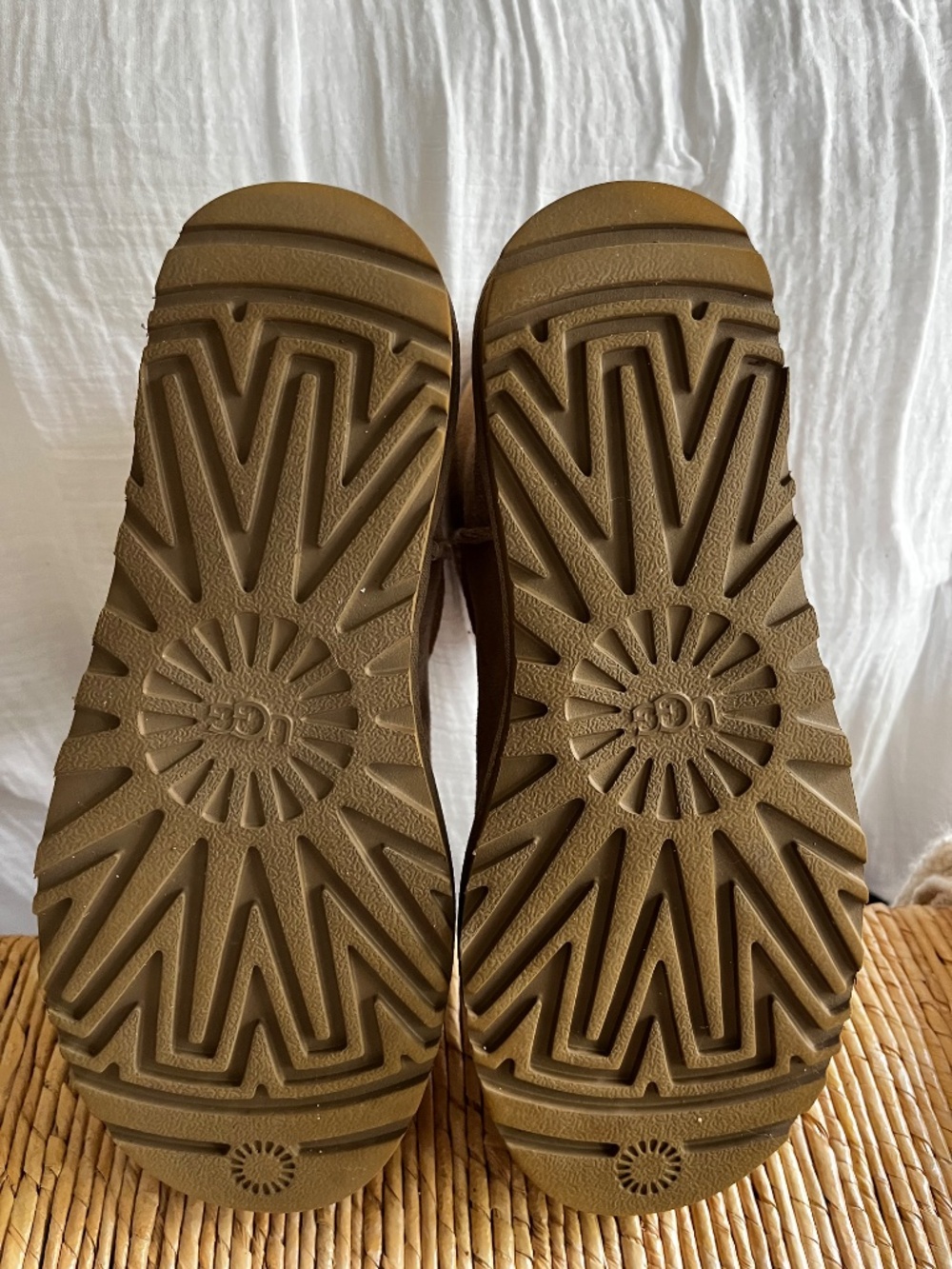 Ugg boots - Picture 4 of 6
